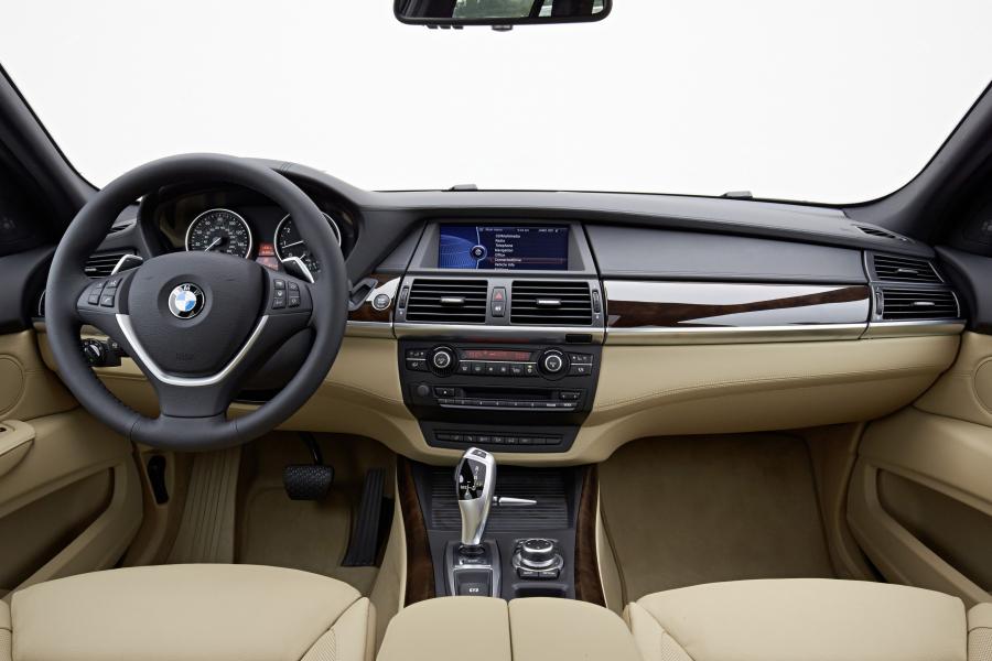  BMW X5 xDrive5.0i 2011 года  (US) (фото 3 из 3)
